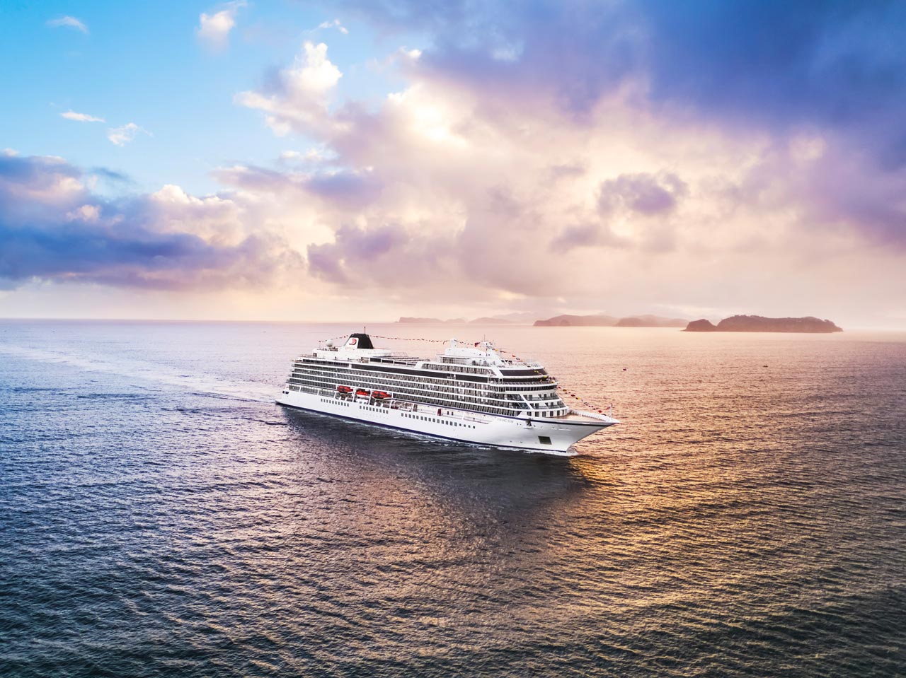 Viking Ocean Cruises: 25th Anniversary Sale – Limited-time $25 Deposit, Up to $1,000 Shipboard Credit, Up to FREE Airfare & Special Fares Viking Sun in the Bay of Islands, New Zealand.